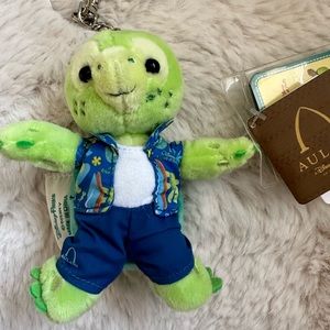Aulani Olu key chain! 🐢